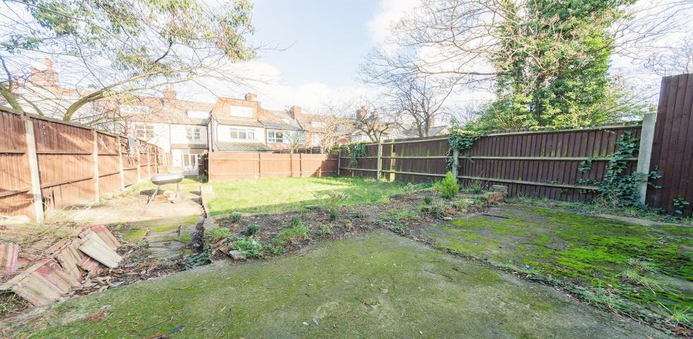 			PRIVATE GARDEN, 1 Bedroom, 1 bath, 1 reception Flat			 Grosvenor Gardens, WILLESDEN GREEN